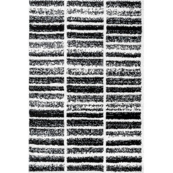 nuLOOM Carolise Shag Striped Vintage Area Rug, Black and White 4'x6'