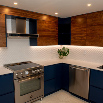 Contemporary Kitchen Remodel Done in a Two Tone Color