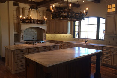Kitchen - kitchen idea in Phoenix