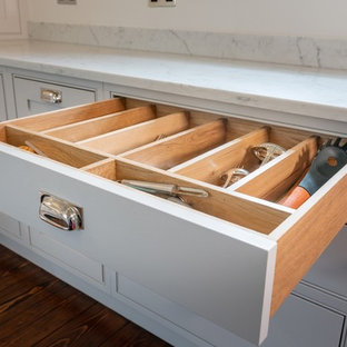 Bespoke Classic Shaker Kitchen in Matching Tye