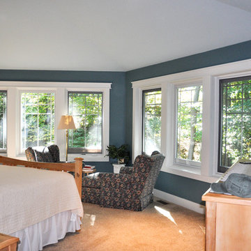 Angled End Walls Capitalize on Great Wooded Views