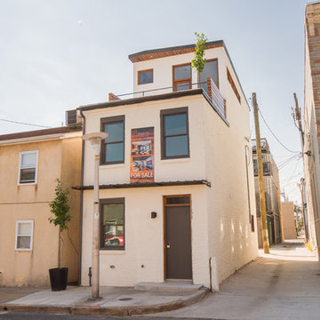 S ROBINSON STREET