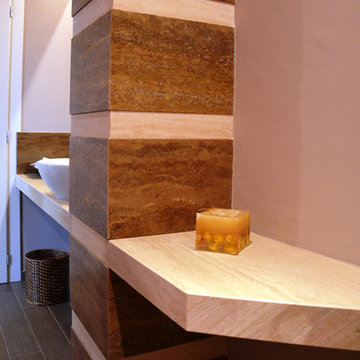 Bagno in marmo e pietra