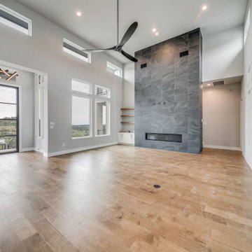 Modern: 4,950 ft², 4 BR/4 BA/2 ST