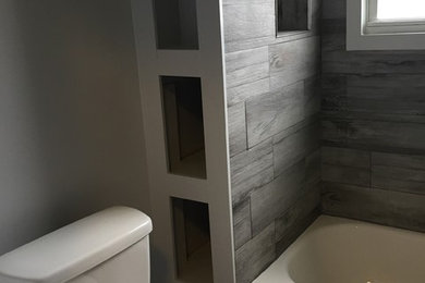 Home design - contemporary home design idea in Detroit