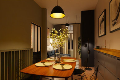 Imagen de comedor urbano de tamaño medio abierto con paredes blancas, suelo de madera en tonos medios, estufa de leña y suelo marrón