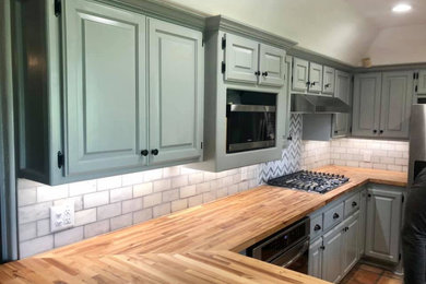 Cottage kitchen photo in Oklahoma City