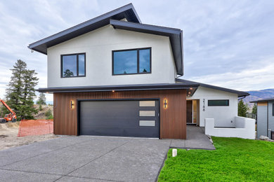 Example of a minimalist home design design in Vancouver