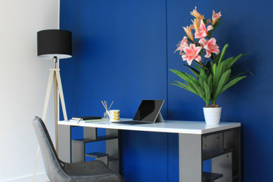 Exemple d'un abri de jardin séparé tendance de taille moyenne avec un bureau, studio ou atelier.