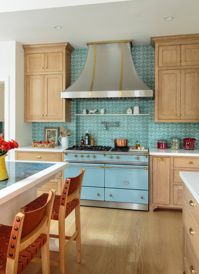 Beach Style Kitchen by Alison Kandler Interior Design