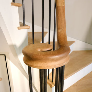 Elegant Curved Oak Staircase with Metal Spindles & Goose Neck