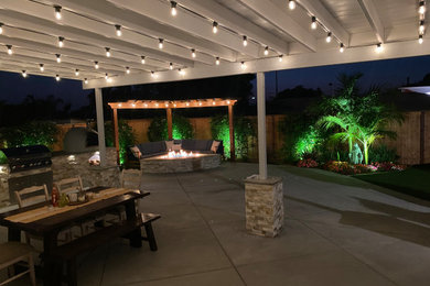 Minimalist home design photo in San Diego