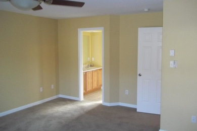 Example of a minimalist family room design in Los Angeles