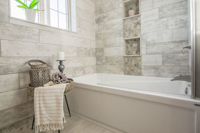 Inspiration for a rustic bathroom remodel in Toronto