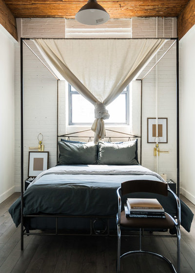 Transitional Bedroom by DNLI Photography