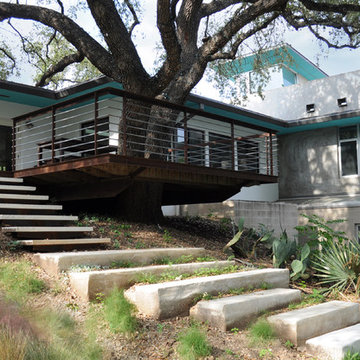 Travis Heights Modern Home Cantilevered Deck