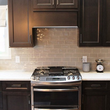 Showplace EVO - Maple Edgewater in Peppercorn