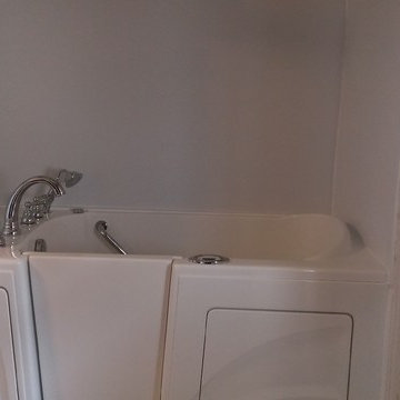 Goforth walk-in tub
