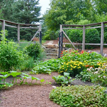 Enclosed vegetable garden