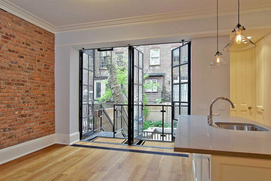 Example of a minimalist deck design in New York