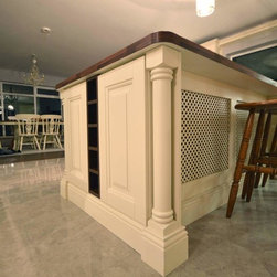 Traditional solid ash painted kitchen - Products