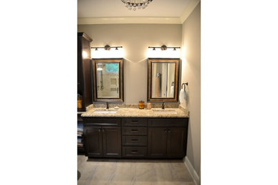 Example of a minimalist bathroom design in Nashville