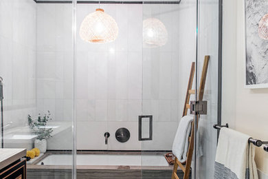 Bathroom - scandinavian bathroom idea in New York