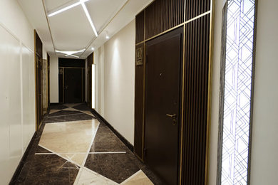 Ispirazione per un ingresso o corridoio minimalista