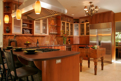 Mid-century modern kitchen photo in Austin