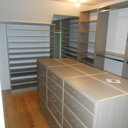Walk-in Closets 3 - Dresser Valets And Organizers
