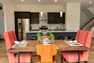 Kitchen - transitional kitchen idea in Columbus