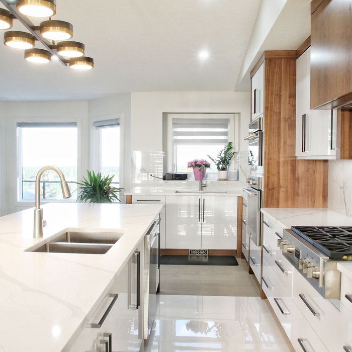 Inspiration for a modern kitchen remodel in Calgary