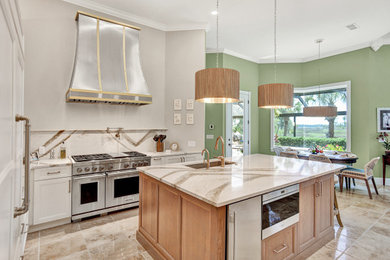 Kitchen - contemporary kitchen idea in Jacksonville