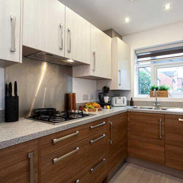 4 bed serviced accommodation - Stoke on trent