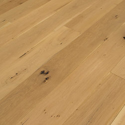 Ch&acirc;teau Capri (Reactive Stained, European Oak) - 床材