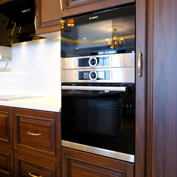 Tủ bếp Gỗ Óc chó phong cách Tân cổ điển (Walnut kitchen cabinets - Indochina)