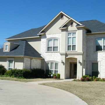 Custom Concrete Driveway and Walkway Installation