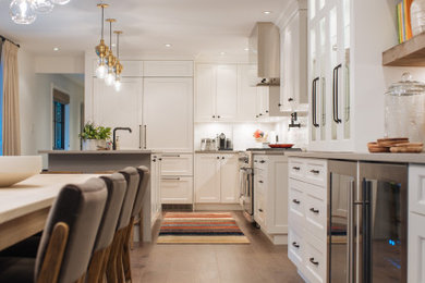 Inspiration for a modern kitchen remodel in Vancouver