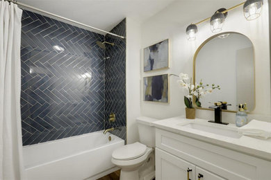 Example of a bathroom design in Austin