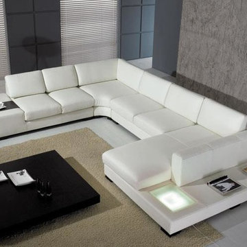 Modern U-Shape Sectional Sofa in White Bonded Leather