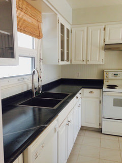 Keep Original Cabinets Or Not I M Getting Granite Countertops We Decided To Keep Original Cabinets And Took Advice Not Put Brand New Granite On The Old Instead I Did A Quick Fix