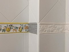 Cómo quitar una cenefa adhesiva de la pared