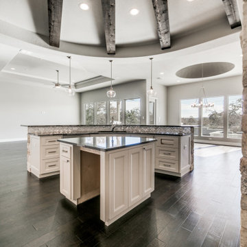 Transitional: 3,069 ft²/4 bd/3.5 bth/1ST