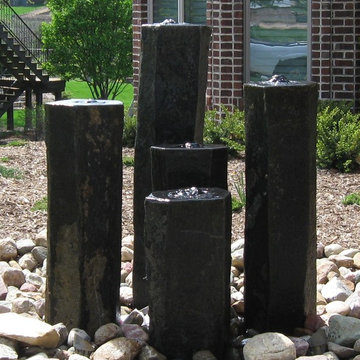 Fountainscapes: Bubbling Boulder, Spilling Urns, and Other Vignette Fountains