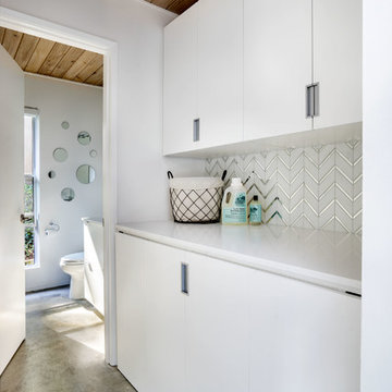 Midcentury Laundry Room