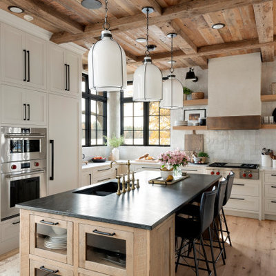 Mountain style kitchen photo in Minneapolis