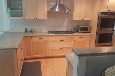 Example of a kitchen design in Wilmington
