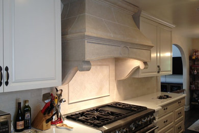 Elegant kitchen photo in Los Angeles