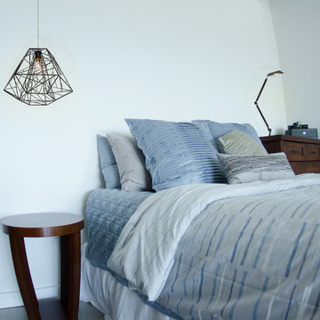 Varaluz Wright Stuff 1-Light Pendant in Bedroom
