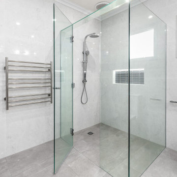 Spectacular Blend of Warmth in this Modern Ensuite Renovation